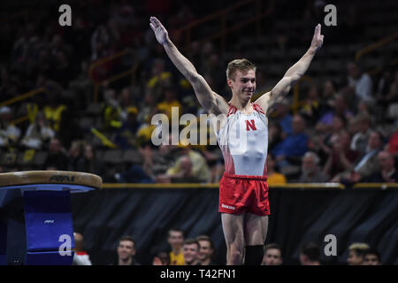 6 avril 2019 - Iowa City, Iowa, États-Unis - ANTON STEPHENSON, de l'Université du Nebraska est en concurrence sur la base pendant l'événement finale tenue à Carver-Hawkeye Arena à Iowa City, Iowa. (Crédit Image : © Amy Sanderson/Zuma sur le fil) Banque D'Images