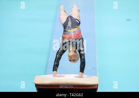 Szczecin, Pologne. 12 avr, 2019. Angelina Melnikova de Russie vu en action lors de la finale du Concours Général de la femme 8ème Championnat d'Europe en gymnastique artistique (jour 3). Credit : SOPA/Alamy Images Limited Live News Banque D'Images