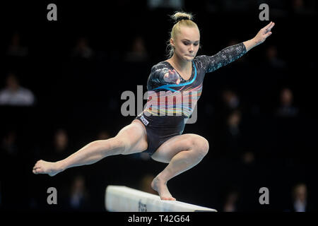 Szczecin, Pologne. 12 avr, 2019. Angelina Melnikova de Russie vu en action lors de la finale du Concours Général de la femme 8ème Championnat d'Europe en gymnastique artistique (jour 3). Credit : SOPA/Alamy Images Limited Live News Banque D'Images