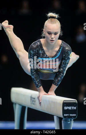 Szczecin, Pologne. 12 avr, 2019. Angelina Melnikova de Russie vu en action lors de la finale du Concours Général de la femme 8ème Championnat d'Europe en gymnastique artistique (jour 3). Credit : SOPA/Alamy Images Limited Live News Banque D'Images