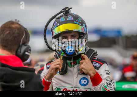 Phillip Island, Victoria, Australie. 13 avr, 2019. Championnat Supercars australien Virgin Phillip Island 500 WD40 - Course à pied avant de pré Grille Course 9.No15 Rick Kelly Kelly pour la course la course sur la grille de départ. Credit : brett keating/Alamy Live News Banque D'Images