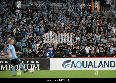 Du stade ANZ, Sydney, Australie. 13 avr, 2019. Une Ligue de football, de Western Sydney Wanderers contre Sydney FC ; Sydney FC ont beaucoup d'appui à l'action de crédit : derby Plus Sport/Alamy Live News Banque D'Images