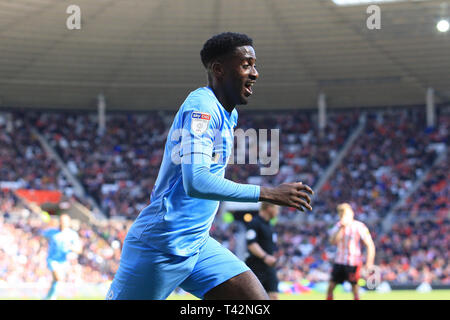 SUNDERLAND, en Angleterre. 13 avril, la ville de Coventry célèbre Hiwula Jordy marquant son troisième but de la partie au cours de la Sky Bet League 1 match entre Sunderland et Coventry City au stade de la lumière, Sunderland le samedi 13 avril 2019. (Crédit : Steven Hadlow | MI News) usage éditorial uniquement, licence requise pour un usage commercial. Aucune utilisation de pari, de jeux ou d'un seul club/ligue/dvd publications. Photographie peut uniquement être utilisé pour les journaux et/ou à des fins d'édition de magazines. Ne peut être utilisé pour les publications impliquant 1 joueur, 1 ou 1 concours club sans autorisation écrite de footbal Banque D'Images