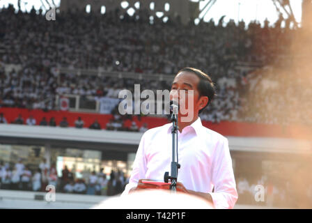 Jakarta, Jakarta, Indonésie. 18 Mar, 2018. JAKARTA, INDONÉSIE - 13 avril : candidat Président indonésien Joko Widodo parle de sa campagne à Stade Bung Karno lors de l'élection du Président de l'Indonésie à Jakarta, Indonésie le 13 avril 2019. L'Indonésie sera tenue de l'élection présidentielle, le 17 avril 2019. Credit : Sijori Images/ZUMA/Alamy Fil Live News Banque D'Images