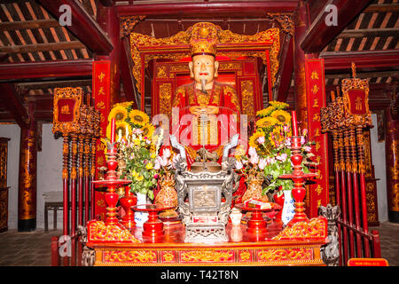 Des autels à Confucius et ses disciples, dans le Temple de la littérature, Hanoi Banque D'Images