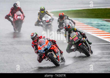 Valence/Espagne - 11/18/2018 - # 99 Jorge Lorenzo (SPA, Ducati) et # 55 Hafizh Syahrin (MAL, Tech3) au cours de la GP Valencia Ricardo Tormo à Banque D'Images