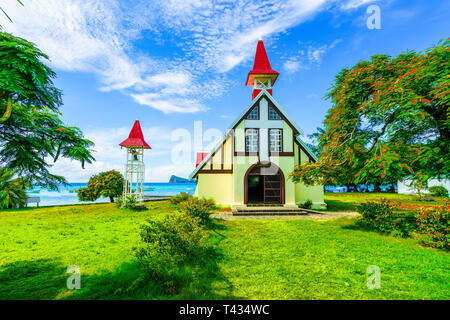 Eglise rouge au village de Cap Malheureux, Ile Maurice Banque D'Images