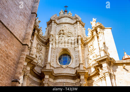Les portes en fer de la cathédrale Saint Mary's ou la cathédrale de Valence à Valence, Espagne