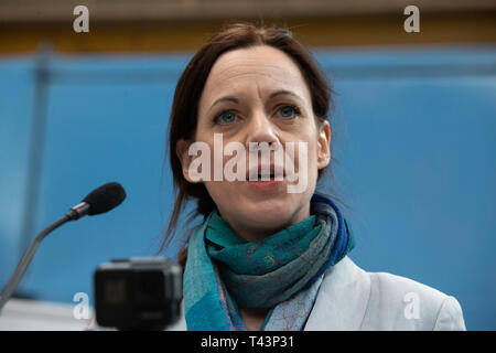 Annunziata Rees-Mogg,soeur de Jacob, prend la parole lors du lancement de la partie Brexit Nigel Farage et annonce qu'elle restera comme un député européen pour le parti. Banque D'Images