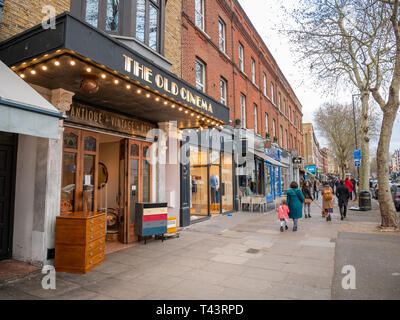 Chiswick High Street, London, UK Banque D'Images