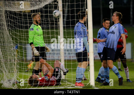 GREGG SLOGGETT de Derry City FC marque le 1er But de la nuit au cours de la Ligue Airtricity entre dispositif AFC UCD et Derry City FC à l'ONU, bol Banque D'Images