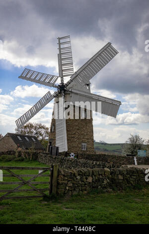 6 Historique de Grade II a la tour de pierre moulin de travail à Heage Derbyshire UK Banque D'Images