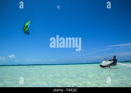 Kitesurf - Los Roques venezuela Banque D'Images