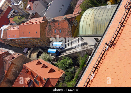 ZAGREB, CROATIE - Mars 21, 2014 : Zagreb, funiculaire reliant la rue Ilica avec promenade Strossmayer, le funiculaire a été construit en 1890 Banque D'Images