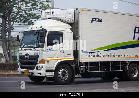 Chiang Mai, Thaïlande - 5 Avril 2019 : camion conteneur logistique ramètre de société de transport. Photo road no.121 à environ 8 km du centre-ville Chiangma Banque D'Images