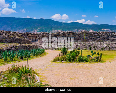Vue panoramique sur le site archéologique de Mitla, Oaxaca, Mexique Banque D'Images