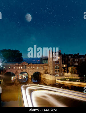 Go - SOMERSET : Pulteney Bridge historique à Ville de Bath Banque D'Images