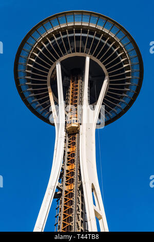 L'ascenseur qui monte vers le haut de la Space Needle de Seattle Banque D'Images