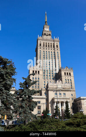 Varsovie / Pologne - 03 avril 2019. Palais de la Culture et de la science dans le centre-ville Banque D'Images