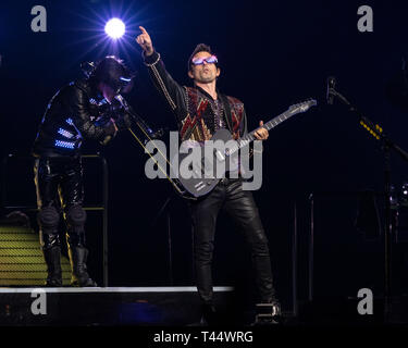 12 avril 2019 - Chicago, Illinois, États-Unis - Matt Bellamy de Muse au cours de la théorie de la Simulation Tour à United Center de Chicago, Illinois (crédit Image : © Daniel DeSlover/Zuma sur le fil) Banque D'Images