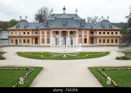 Dresde, Allemagne. 12 avr, 2019. Le palais de la montagne dans le château de Pillnitz et le parc. Credit : Sebastian Kahnert/dpa-Zentralbild/ZB/dpa/Alamy Live News Banque D'Images