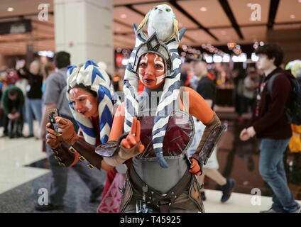 Chicago, USA. 13 avr, 2019. Les cosplayeurs participer à la célébration de la guerre des étoiles à Chicago, aux États-Unis le 13 avril 2019. Plus de 35 000 fans du monde entier sont attendus dans les 5 jours de célébration du 11 avril. Credit : Wang Ping/Xinhua/Alamy Live News Banque D'Images