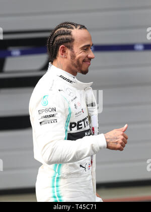 Shanghai, Chine. 14 avr 2019. (190414) -- SHANGHAI, 14 avril 2019 (Xinhua) -- la Mercedes de Lewis Hamilton de la Grande-Bretagne célèbre après avoir remporté le Grand Prix de Formule 1 sur le Circuit International de Shanghai à Shanghai, Chine, le 14 avril 2019. Source : Xinhua/Alamy Live News Banque D'Images