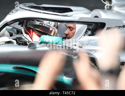 Shanghai, Chine. 14 avr 2019. (190414) -- SHANGHAI, 14 avril 2019 (Xinhua) -- la Mercedes de Lewis Hamilton de la Grande-Bretagne réagit après les Chinois Grand Prix de Formule 1 sur le Circuit International de Shanghai à Shanghai, Chine, le 14 avril 2019. Source : Xinhua/Alamy Live News Banque D'Images