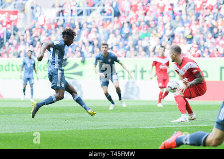 Dusseldorf, Allemagne. 14 avr, 2019. but à 0 : 2 : Kingsley Coman (FC Bayern Munich) se réunit. GES / Soccer / 1. Bundesliga : Fortuna Düsseldorf - FC Bayern Munich, 14.04.2019 Football / Soccer : 1ère ligue : Fortuna Düsseldorf et FC Bayern Munich, Düsseldorf, le 14 avril 2019 | dans le monde entier : dpa Crédit photo alliance/Alamy Live News Banque D'Images