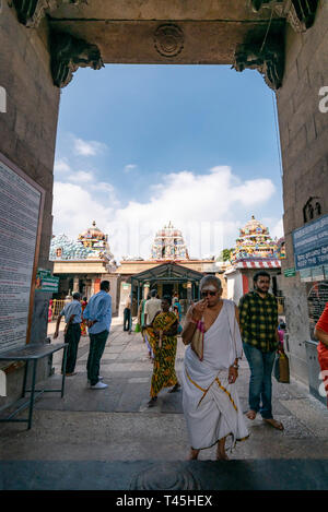 Vue verticale du Temple de Kapaleeshwara à Chennai, Inde. Banque D'Images