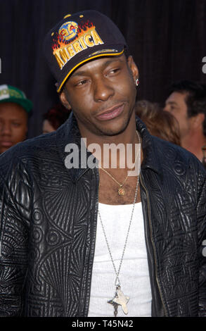 LOS ANGELES, CA. 13 janvier 2003 : chanteur Bobby Brown lors de la 30e cérémonie annuelle des American Music Awards à Los Angeles. © Paul Smith / Featureflash Banque D'Images