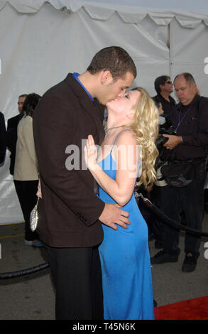 LOS ANGELES, CA. 13 janvier 2003 : l'actrice MELISSA JOAN HART & fiancŽ MARK WILKERSON à la 30e cérémonie annuelle des American Music Awards à Los Angeles. © Paul Smith / Featureflash Banque D'Images