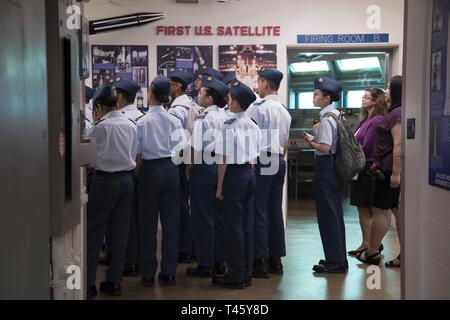 L'Aviation royale du Canada de Toronto, Canada, visitez le Air Force Space et musée de missiles durant leur période d'aérienne de Cap Canaveral, Floride, le 11 mars 2019. Leur tournée les éduquer sur l'histoire américaine de l'espace et l'exploration. Banque D'Images