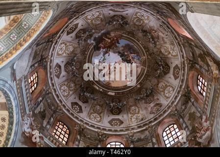 RAVENNA, ITALIE 03 AOÛT 2018 : mosaïques de la Basilique de San Vitale à Ravenne Banque D'Images