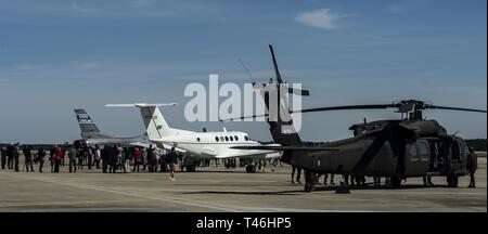 L'emploi de Palmetto opération vue participants divers avions statiques chez Shaw Air Force Base, S.C., 12 mars 2019. Conformément à l'www.dew.sc.gov, l'initiative a été lancée par Nikki Haley, gouverneur de Caroline du Sud, et appuyé par le S.C. Garde nationale et la L.C. (Ministère de l'emploi et du travail. Banque D'Images