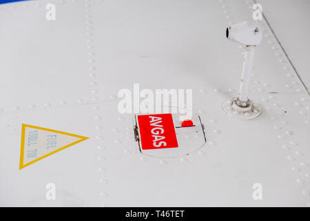 Sonde Pitot sur le dessus de la lumière sur l'aile, Close up detail avec verrouillage du réservoir de carburant Banque D'Images