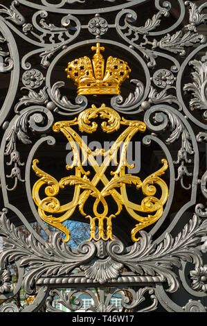 Saint-pétersbourg, Russie - avril 2019. Palais d'hiver - portes décorées de l'entrée principale du palais d'hiver à Saint-Pétersbourg, Russie Banque D'Images