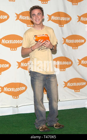 LOS ANGELES, CA. 12 avril 2003 : l'Acteur Frankie Muniz à Nickelodeon's 16th Annual Kids' Choice Awards à Santa Monica. Banque D'Images