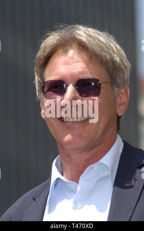 LOS ANGELES, CA. 30 mai 2003 : l'Acteur HARRISON FORD sur Hollywood Boulevard où il a été honoré avec le 2,226ème étoile sur le Hollywood Walk of Fame. Banque D'Images