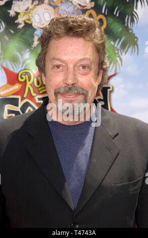 LOS ANGELES, CA. 01 juin 2003 : l'Acteur TIM CURRY au Los Angeles première de son nouveau film Rugrats Go Wild. Banque D'Images