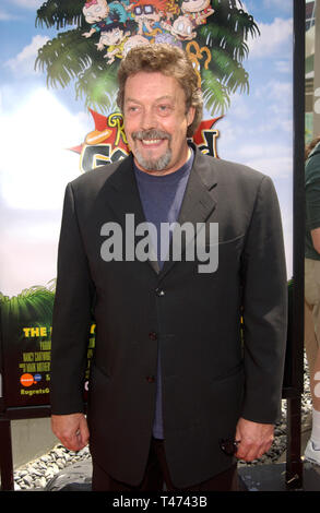 LOS ANGELES, CA. 01 juin 2003 : l'Acteur TIM CURRY au Los Angeles première de son nouveau film Rugrats Go Wild. Banque D'Images