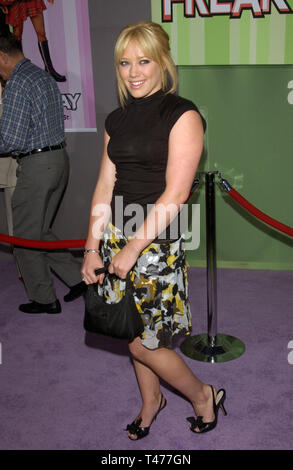 LOS ANGELES, CA. 04 août 2003 : l'actrice Hilary Duff au Hollywood premiere de freaky friday. Banque D'Images