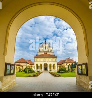 La Cathédrale Orthodoxe de couronnement dans la forteresse d'Alba Iulia, en Transylvanie, Roumanie. Banque D'Images