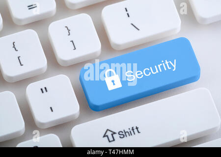 Clavier de l'ordinateur avec le bouton de sécurité Banque D'Images