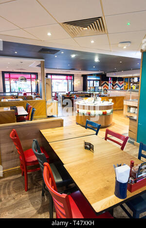 Texte 37727100 16/11/17 restaurant Pizza Hut makeover , Robin Park , Wigan. Photo par Chris Bull / UNP Banque D'Images