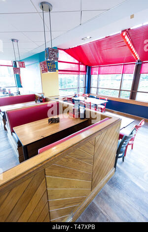 Texte 37727100 16/11/17 restaurant Pizza Hut makeover , Robin Park , Wigan. Photo par Chris Bull / UNP Banque D'Images