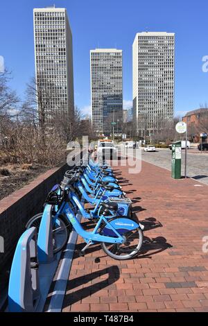 Location de vélo au public à Philadelphie pour réduire la congestion et la pollution et de l'aide sur les grands problèmes de stationnement pour les touristes Banque D'Images