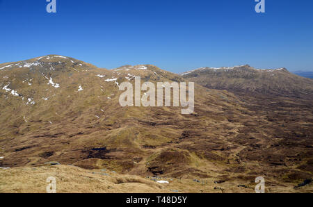 La montagne écossaise Munros Meall Glas & Sgiath Chuil du Beinn Corbett dans Imirean nan Glen Dochart, Highlands, Ecosse, Royaume-Uni. Banque D'Images