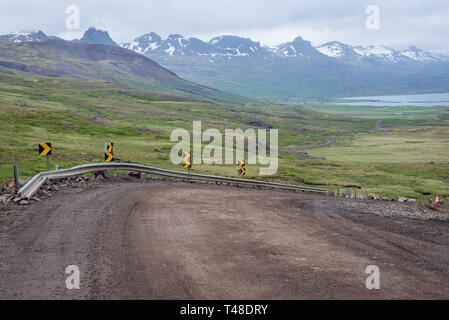 Road 939 - passage dans l'Est de l'Islande Oxi Banque D'Images