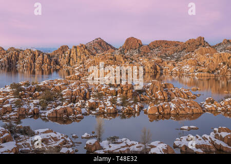 Paysage d'hiver à Watson Lake Prescott en Arizona Banque D'Images